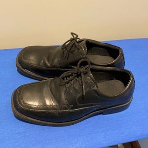 Men’s Black dress shoes. Hunters Bay Size 9.5 W
